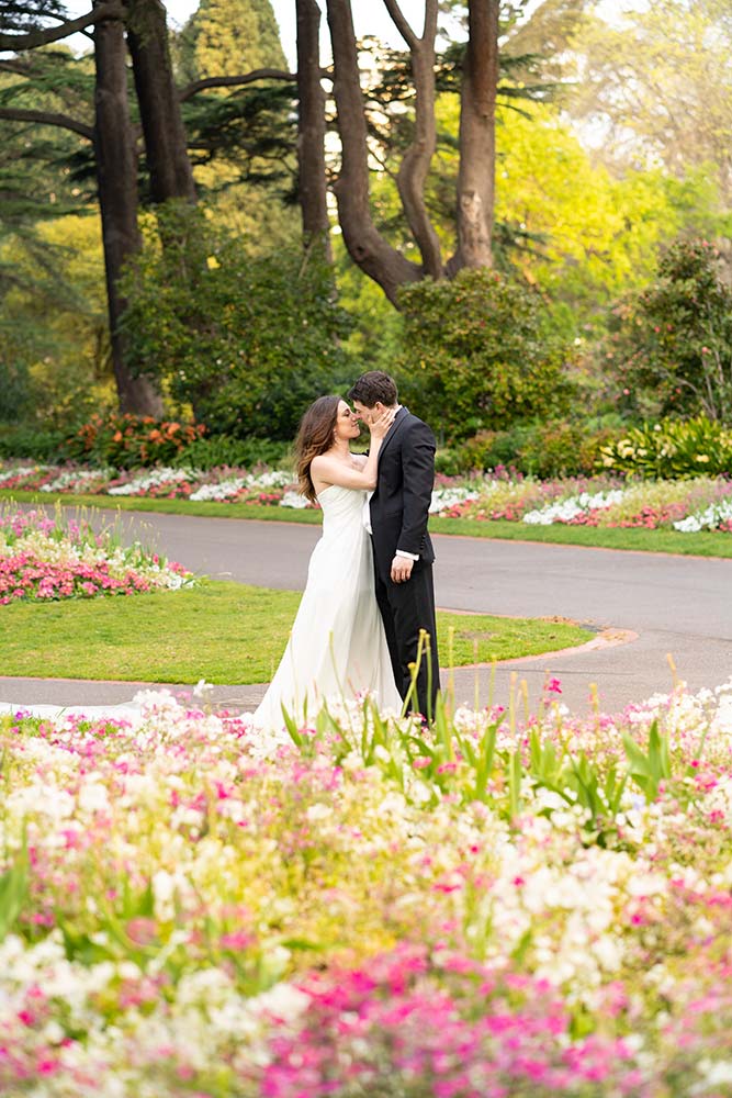wedding photography Melbourne Fitzroy gardens Step2
