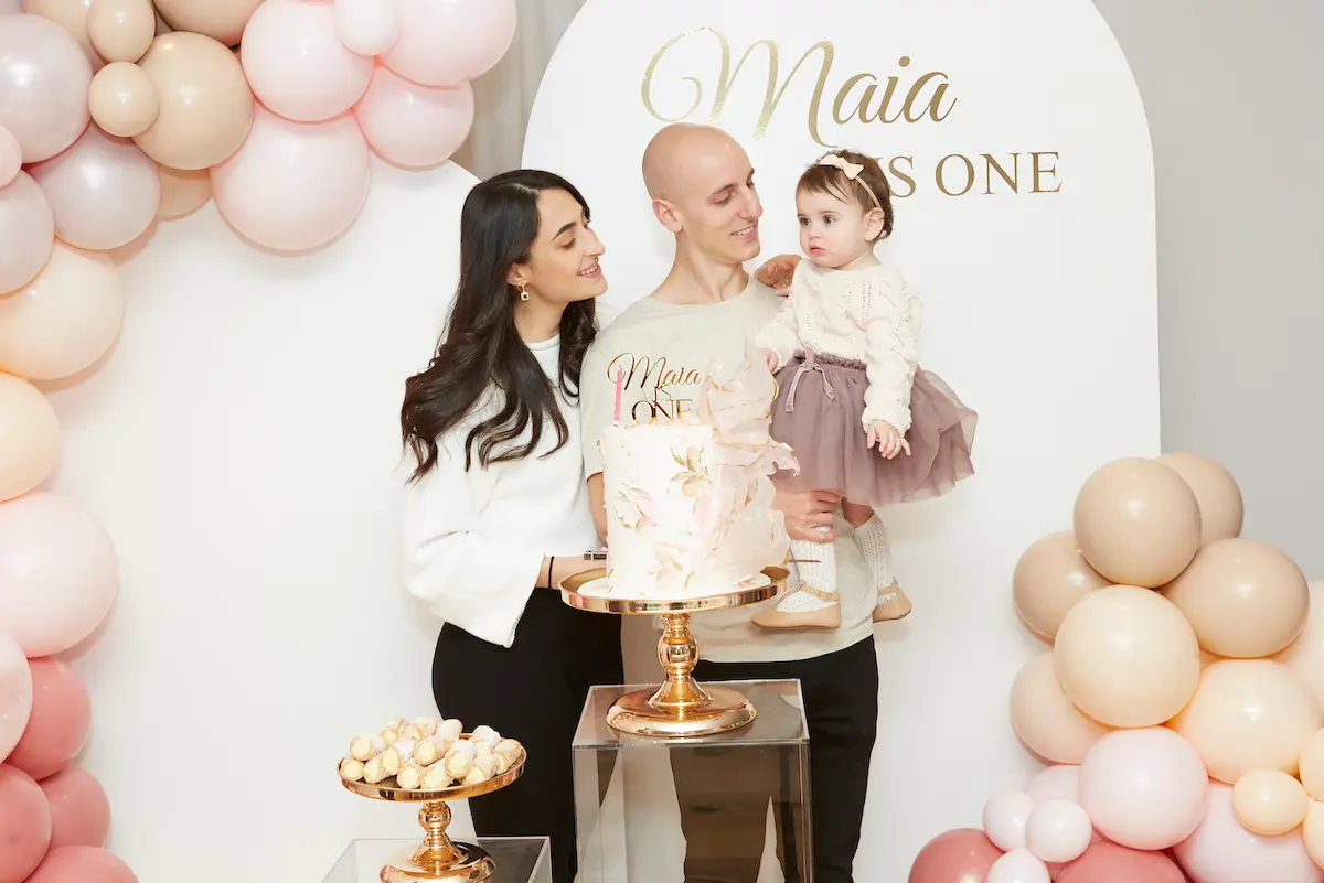 1st birthday girl photography cake backdrop First birthday girl with balloons, cake, and party backdrop